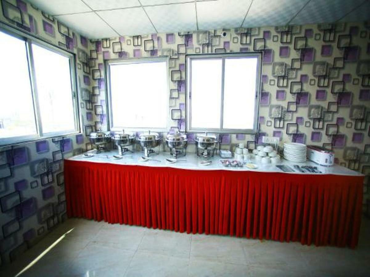 Airport Hotel Hsp New Delhi Eksteriør bilde