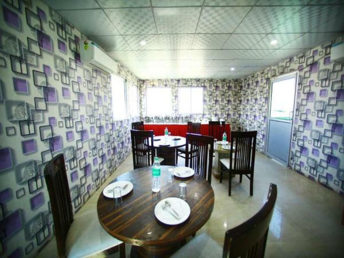 Airport Hotel Hsp New Delhi Eksteriør bilde