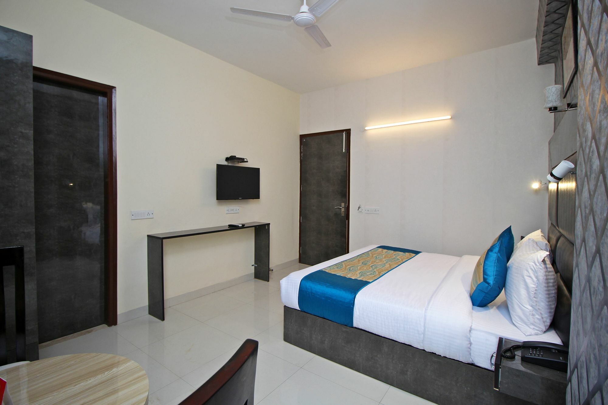 Airport Hotel Hsp New Delhi Eksteriør bilde